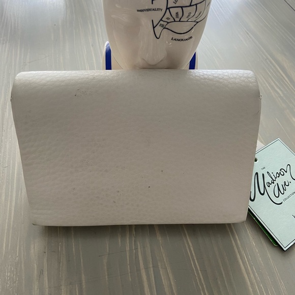 Kate Spade ♠️ Madison Avenue Small White Clutch - Picture 3 of 7